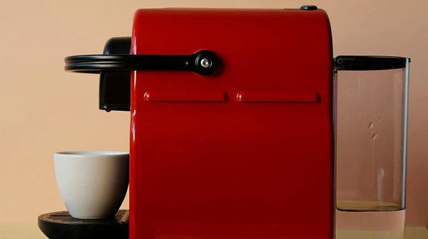 Comment créer un intérieur minimaliste et pratique : conseils essentiels et astuces design